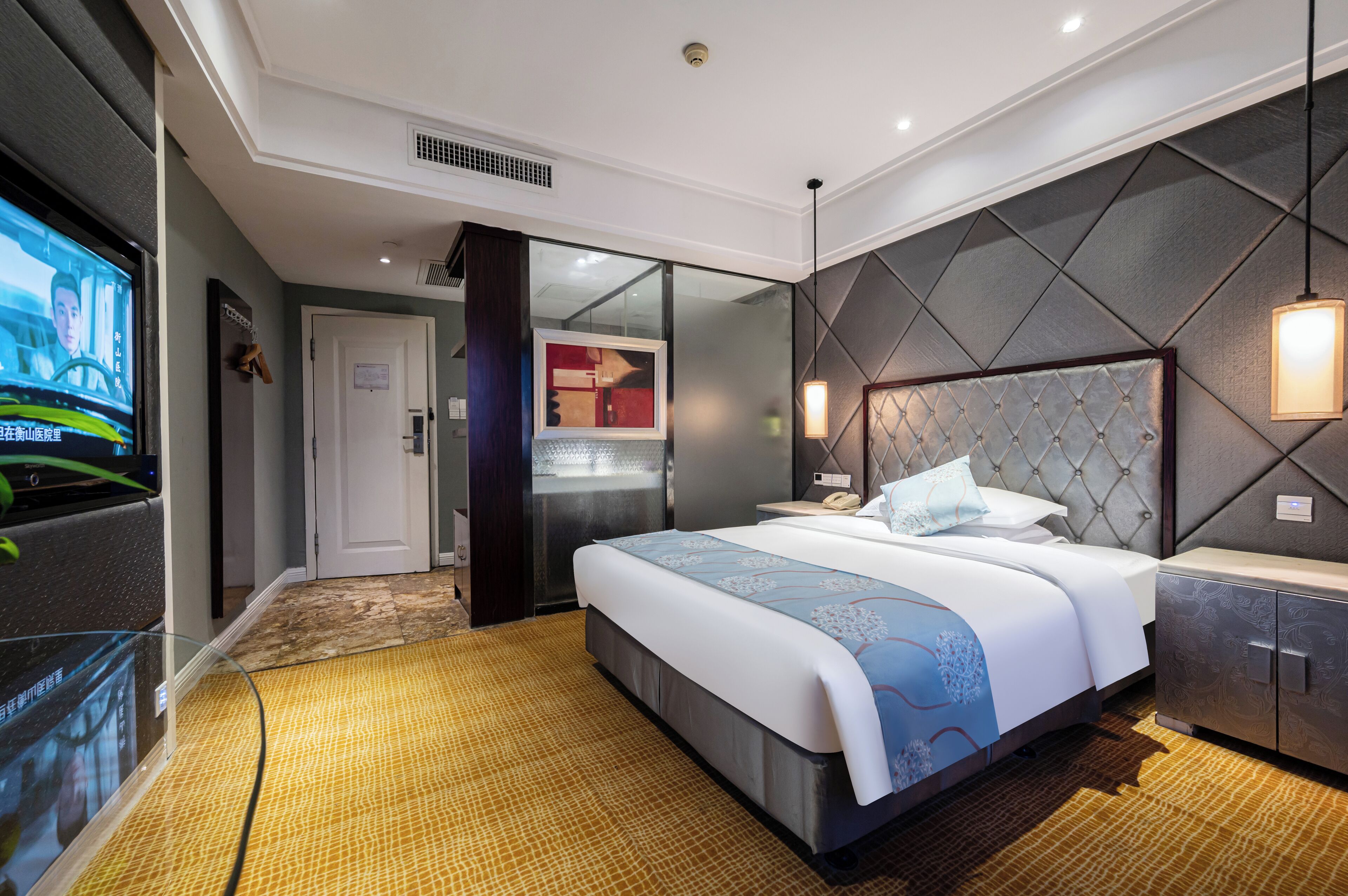 Design Double Room | Blackout curtains, free WiFi