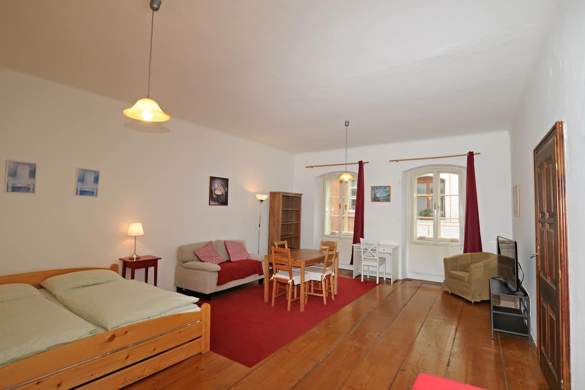 Comfort-Apartment, Stadtblick | Kostenloses WLAN, Bettwäsche