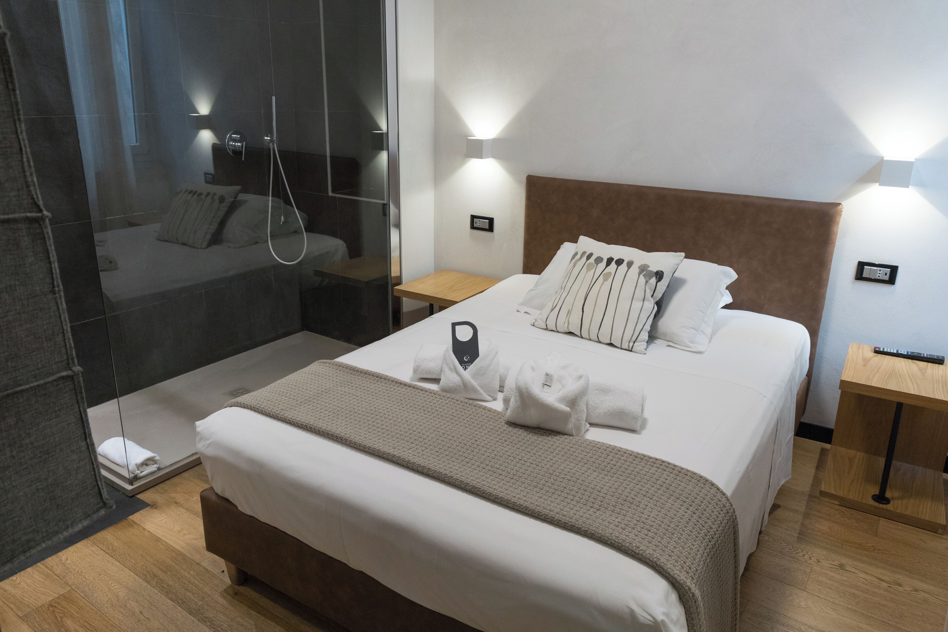 economy single room, 1 large single bed, non smoking | premium bedding, down duvets, memory-foam beds, blackout curtains