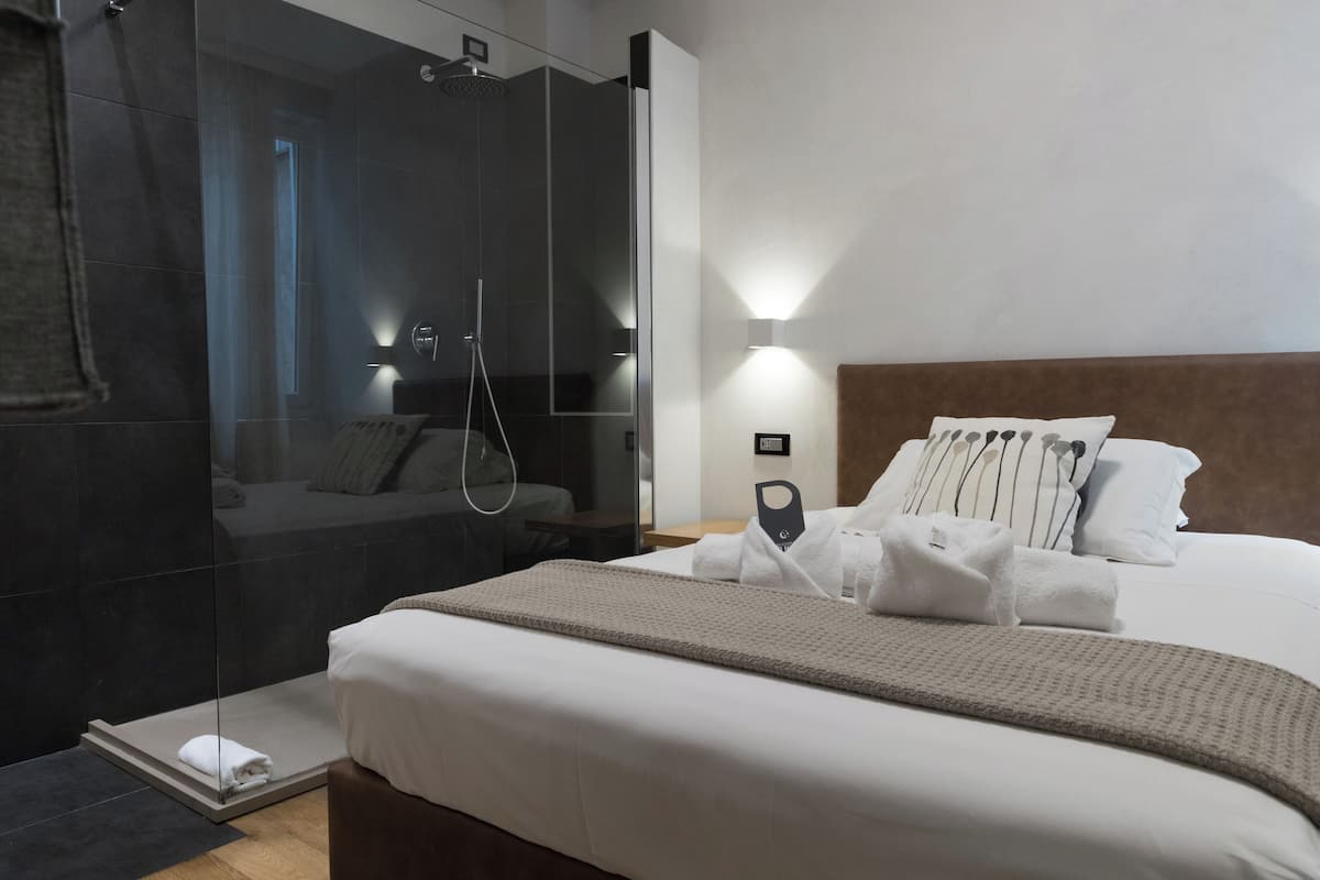 economy single room, 1 large single bed, non smoking | premium bedding, down duvets, memory-foam beds, blackout curtains