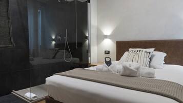 Economy Single Room, 1 Large Twin Bed, Non Smoking | Premium bedding, down comforters, memory foam beds, blackout drapes