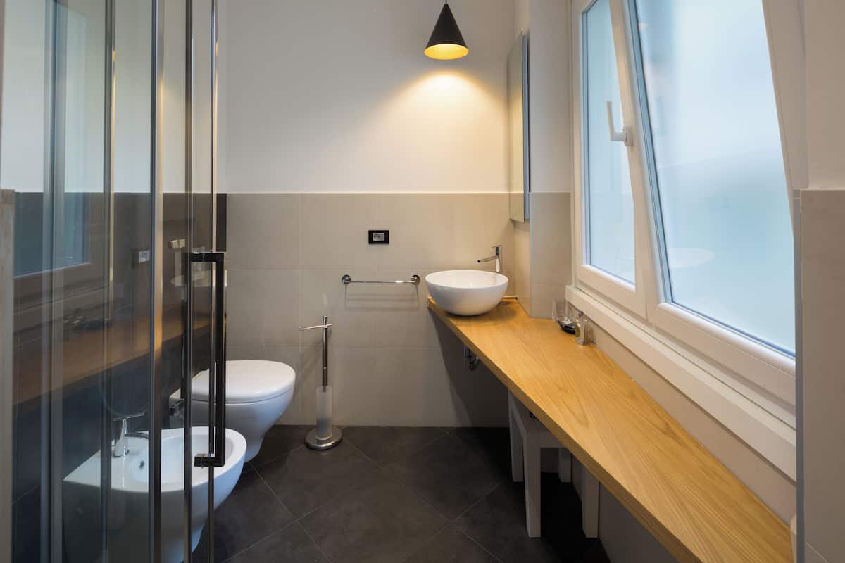 superior double room, 1 queen bed, non smoking | bathroom | shower, free toiletries, hair dryer, bidet