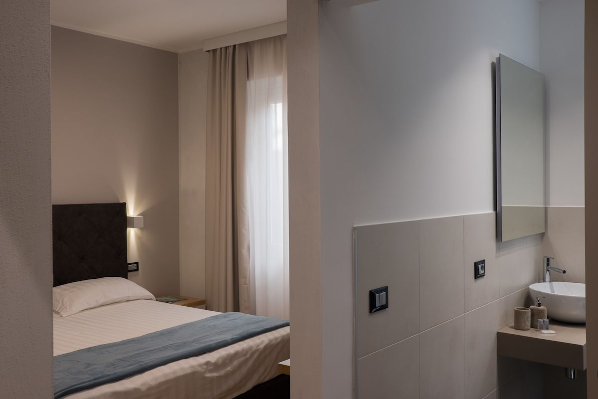 Ropa de cama de alta calidad, cubrecamas y colchones con efecto memoria 