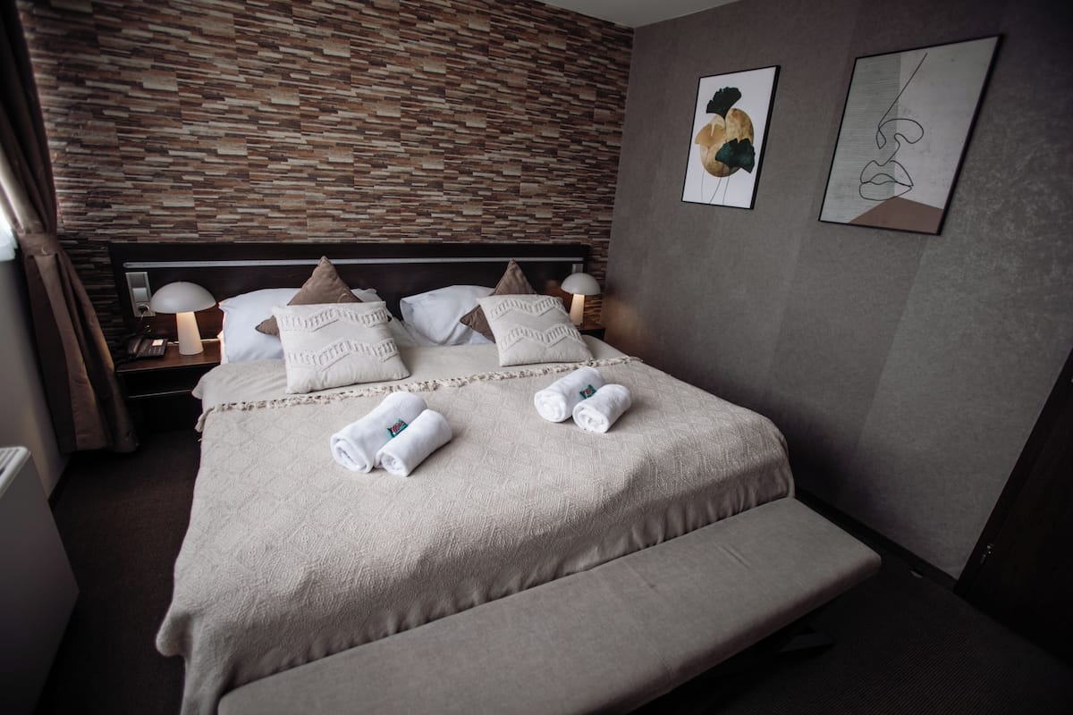 Soundproofing, iron/ironing board (on request), free WiFi, bed sheets