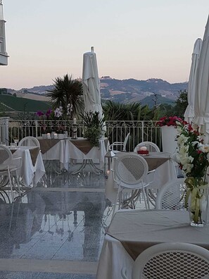 Dinner served, Italian cuisine - Residenza delle Grazie (Cossignano)