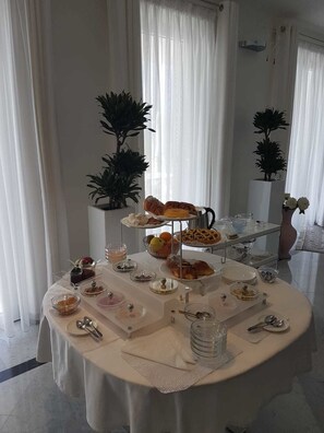 Desayuno continental incluido todos los días