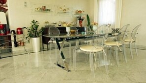 Free daily continental breakfast - Residenza delle Grazie (Cossignano)