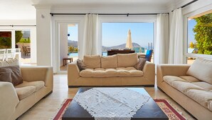 Villa, 5 soverom | Oppholdsrom | Flatskjerm-TV