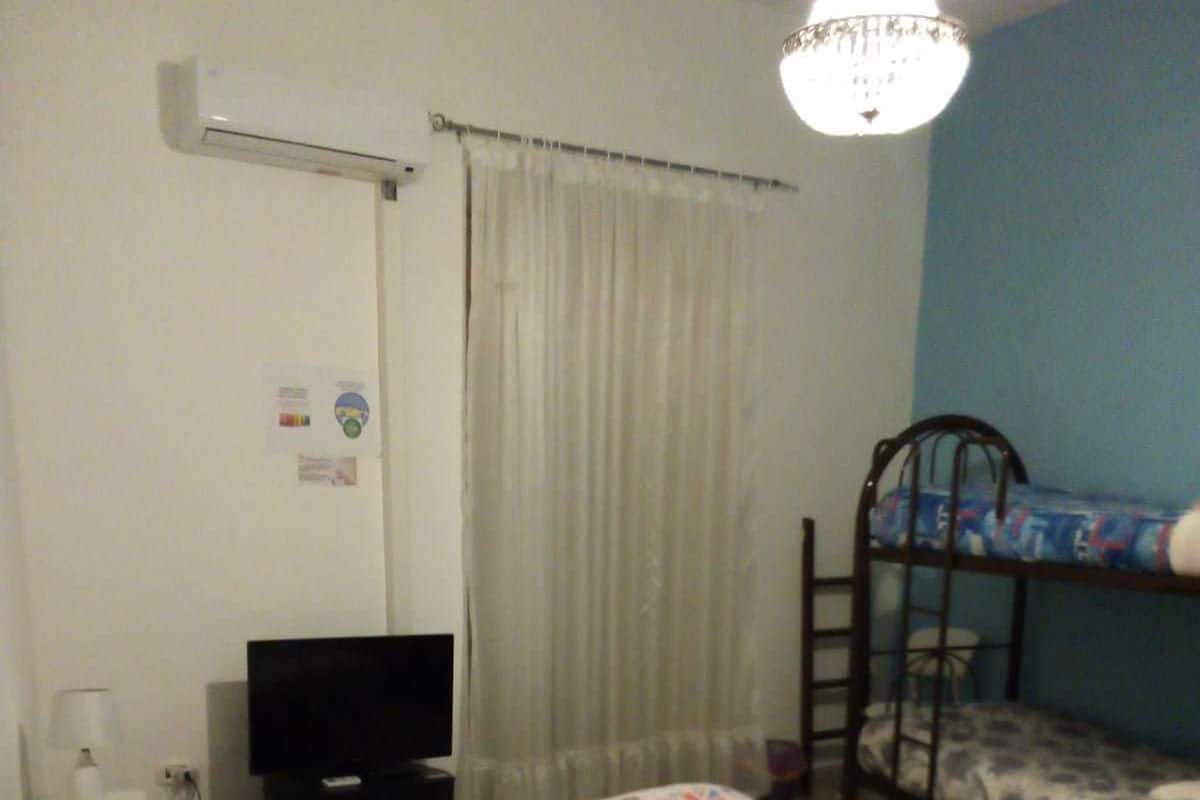 Family Room, Shared Bathroom (Europa)