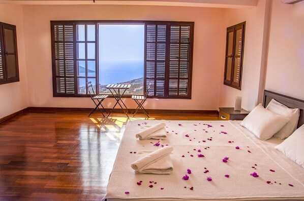 3 عدّة غرف نوم وملاءات أسرّة