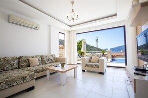 Villa, 3 Bedrooms | Living area