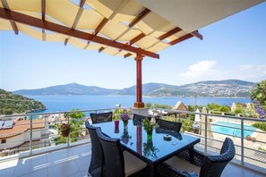Villa, 3 Bedrooms | Terrace/patio