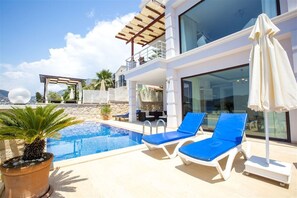 Vila, 3 quartos | Terraço/pátio