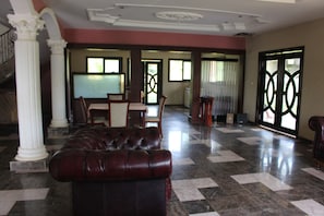 Khu tiếp khách ở sảnh