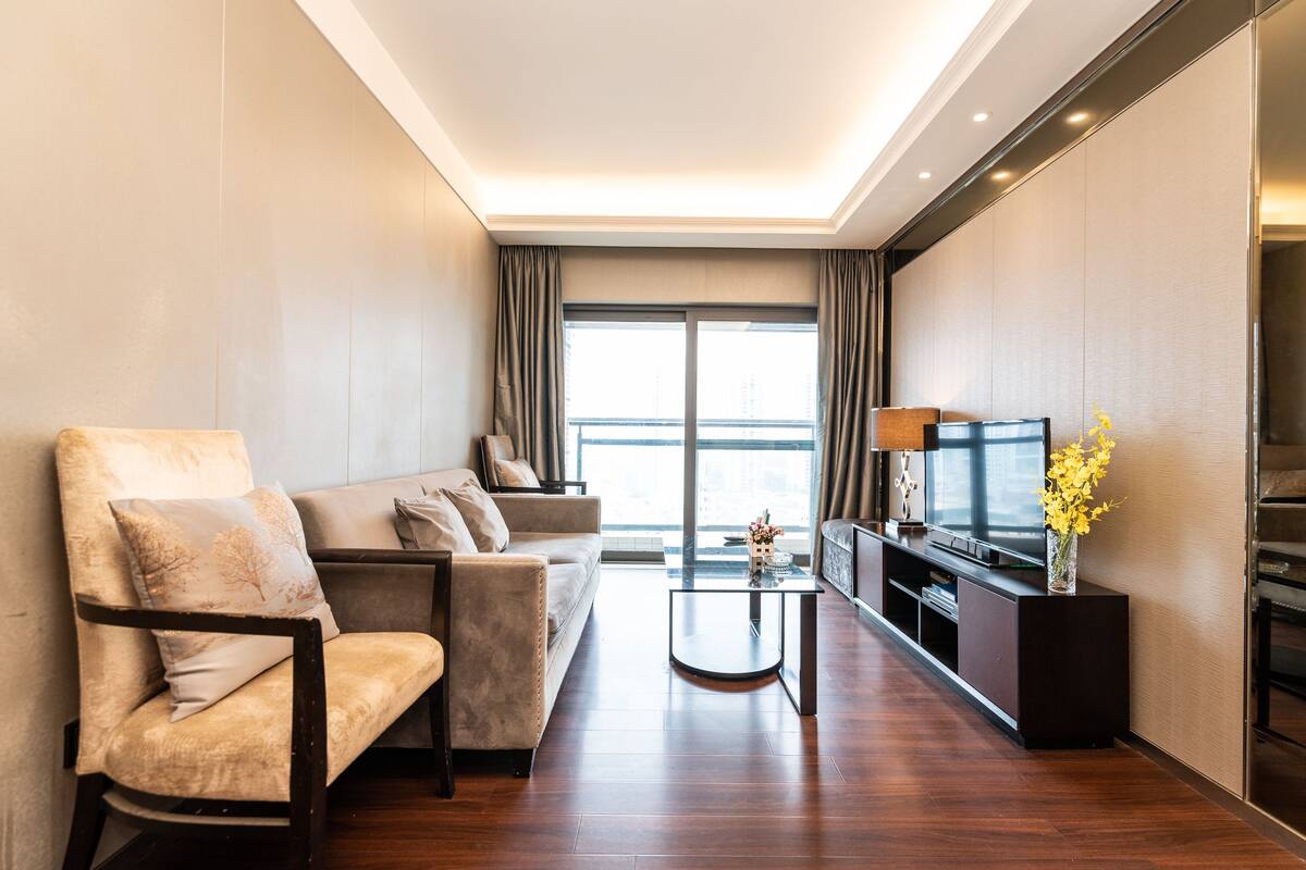 Suite – deluxe, 2 soverom | Blendingsgardiner, wi-fi (inkludert) og individuelt innredet