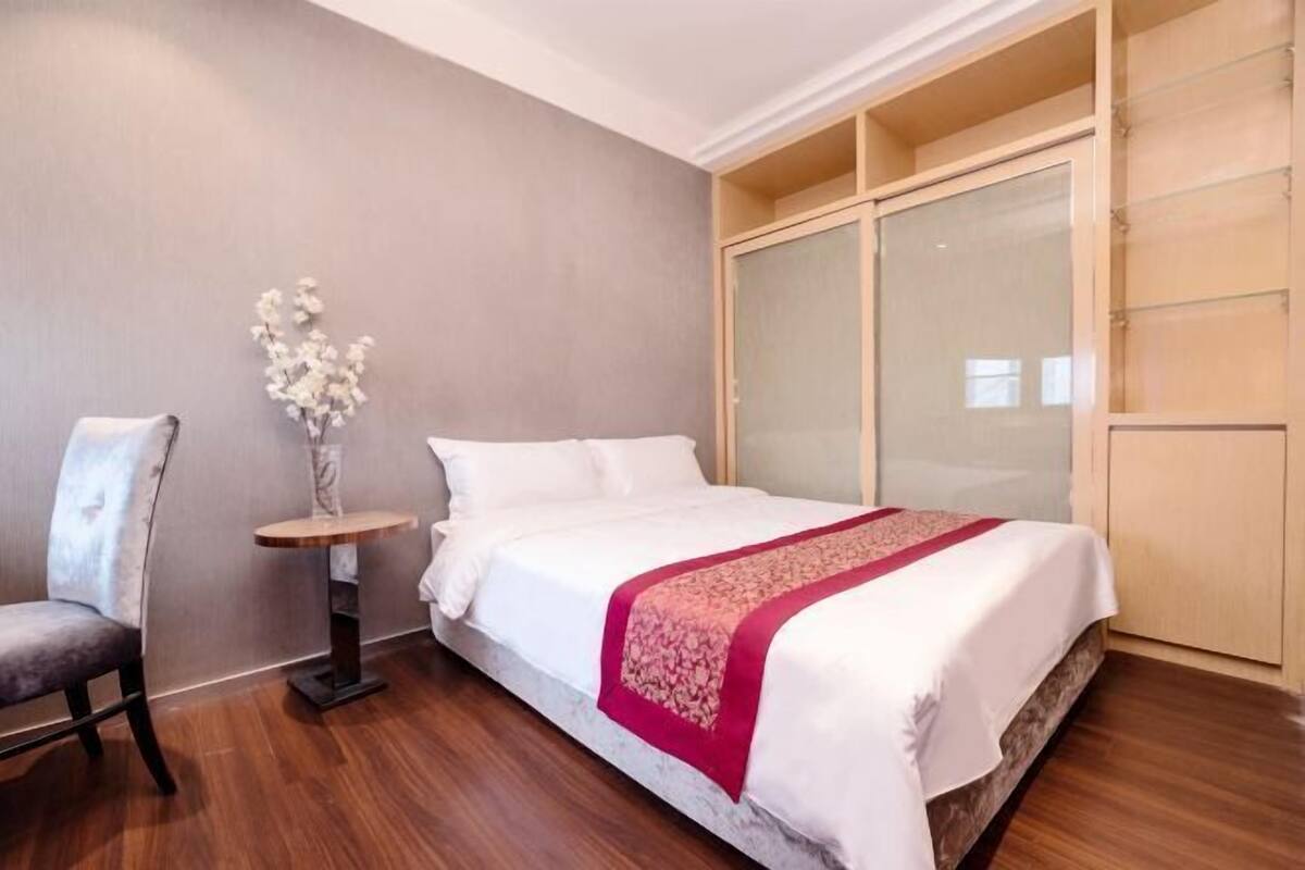 Individually furnished, blackout drapes, free WiFi