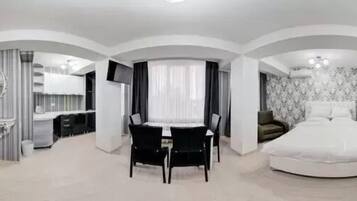 Premium bedding, down comforters, minibar, desk