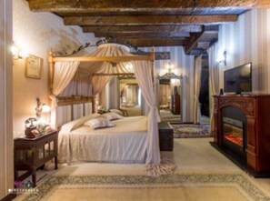 Premium Suite, Hot Tub | Down comforters, in-room safe, individually decorated