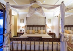Down comforters, in-room safe, individually decorated - Masía de Lacy Hotel (Museros)