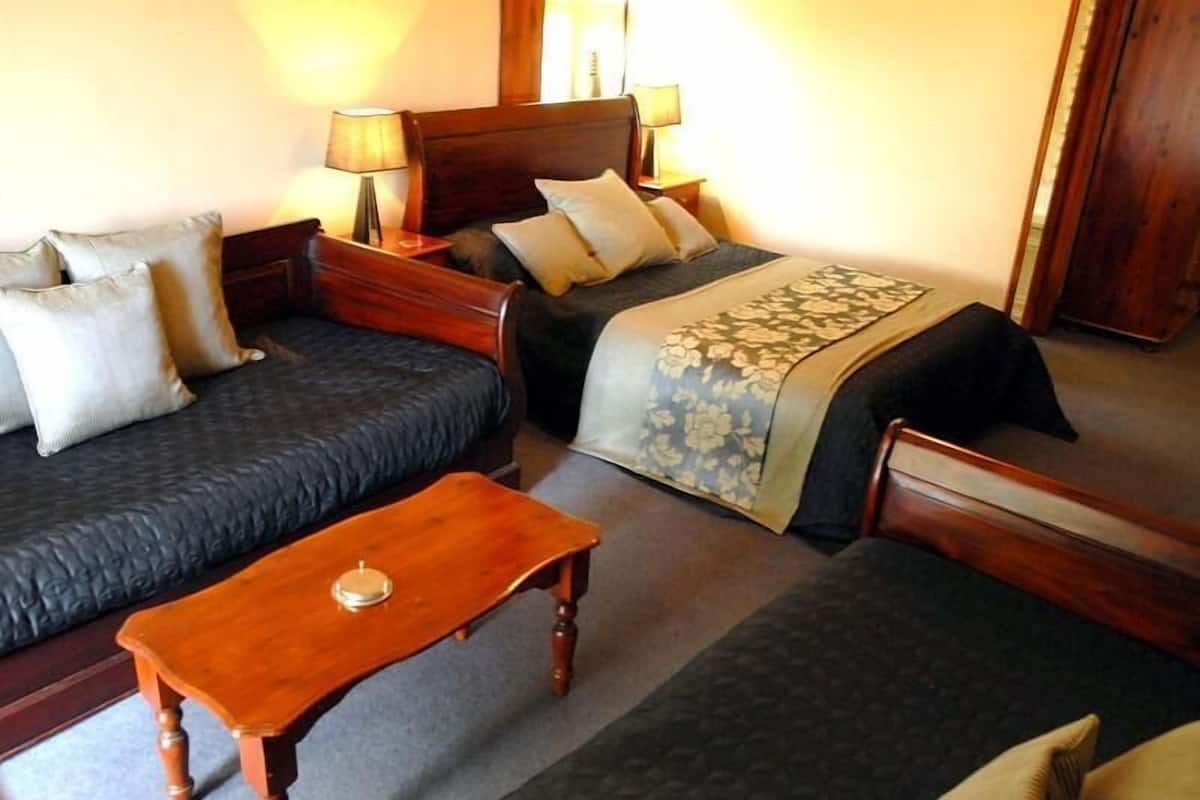 Family Room | Premium bedding, iron/ironing board, free WiFi