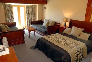 高級雙人房 | 高級寢具、熨斗/熨衫板、免費 Wi-Fi