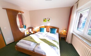 Desk, blackout drapes, soundproofing, free WiFi