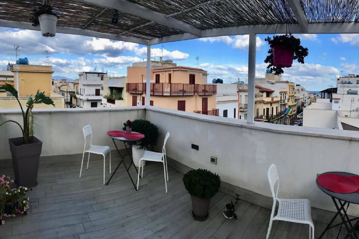 Chambre Double Deluxe, balcon, vue ville | Bureau, Wi-Fi gratuit, draps fournis