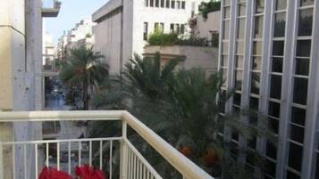 Basic-Zimmer, 2 Schlafzimmer, Balkon, Gartenblick | Individuell eingerichtet, Bügeleisen/Bügelbrett, kostenloses WLAN