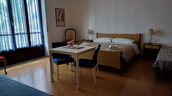 Basic-Zimmer, 2 Schlafzimmer, Balkon, Gartenblick