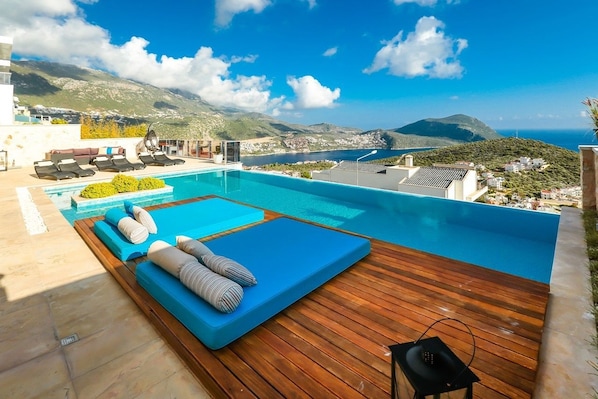 Villa, 4 Bedrooms | Private pool