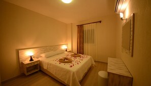 6 bedrooms, iron/ironing board, bed sheets - Villa Bortecine (Kas)