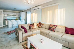 Villa | Vardagsrum | Platt-tv