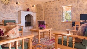 Villa, 3 camere da letto | Area soggiorno | TV a schermo piatto