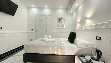 Economy Double Room | In-room safe, soundproofing, free WiFi, bed sheets