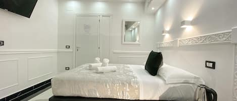 Economy Double Room | In-room safe, soundproofing, free WiFi, bed sheets