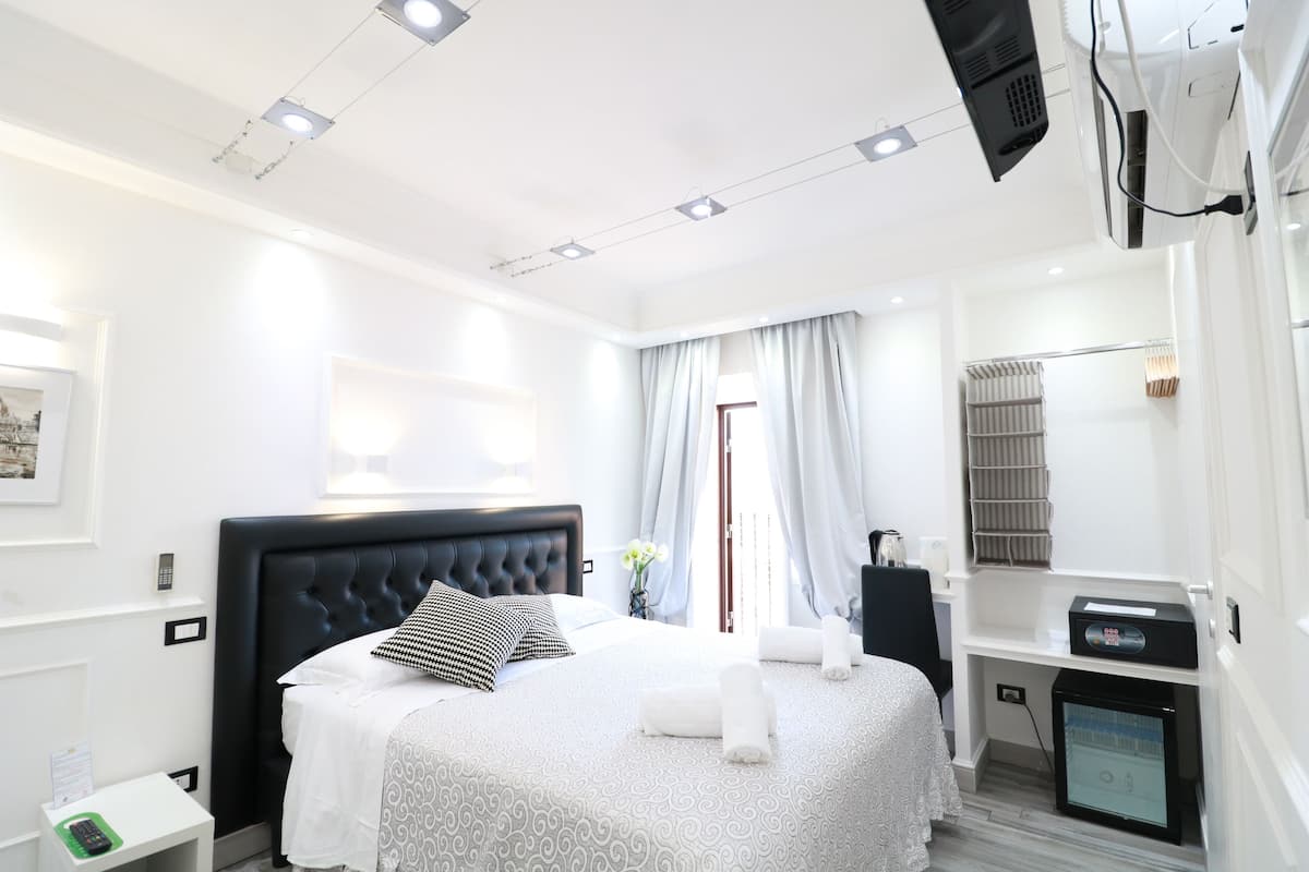 Double Room, City View | In-room safe, soundproofing, free WiFi, bed sheets