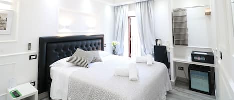 Double Room, City View | In-room safe, soundproofing, free WiFi, bed sheets