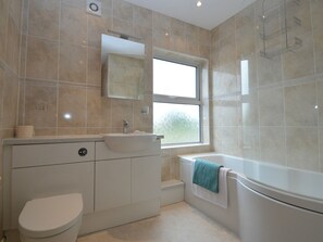 House, Ensuite (Family) | Bathroom