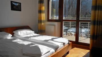 Twin Room, 2 Single Beds | Free WiFi, bed sheets