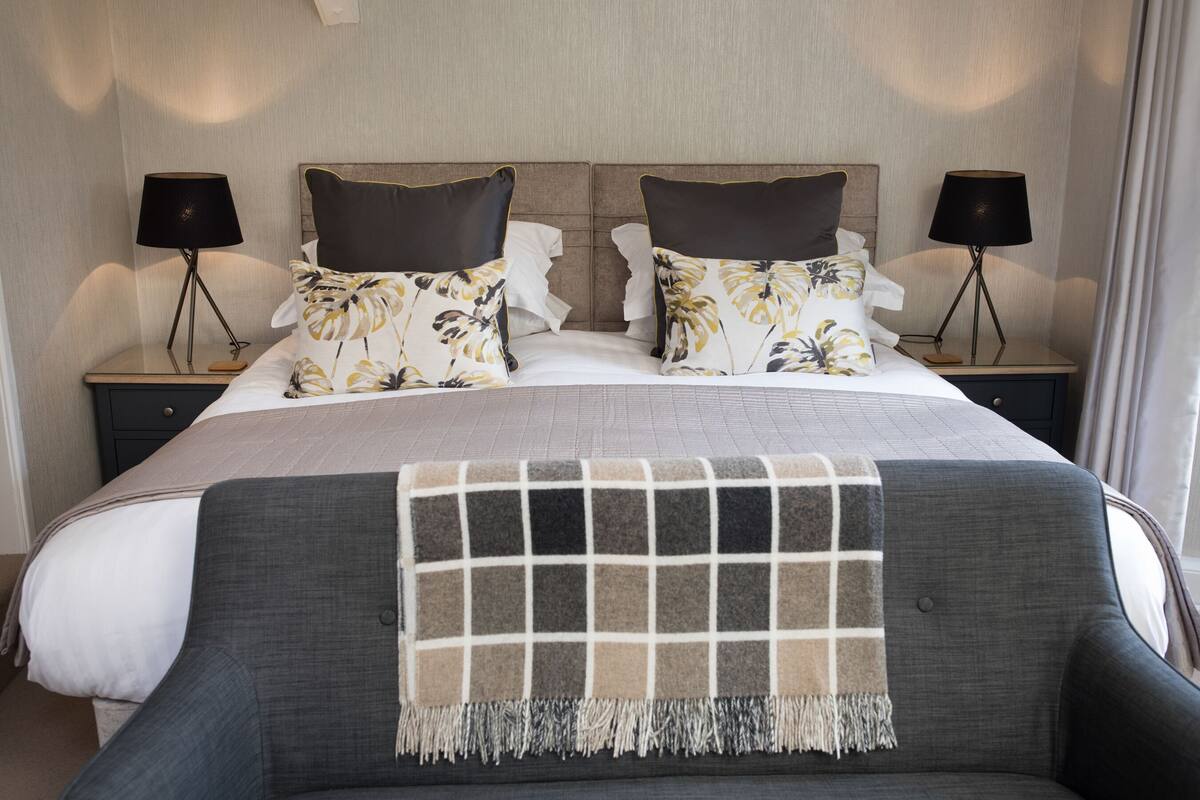 Standard Double (King Bed) | Premium bedding, free WiFi, bed sheets