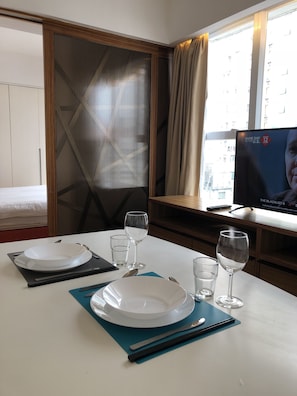 Suite, 1 Bedroom | In-room dining - Homy Residence (Kowloon)