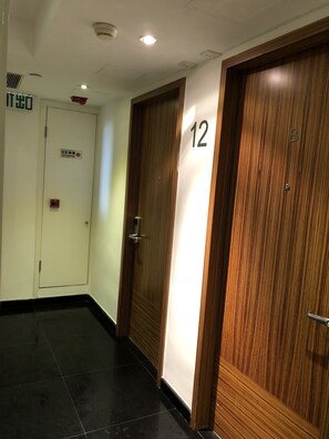 Hallway - Homy Residence (Kowloon)