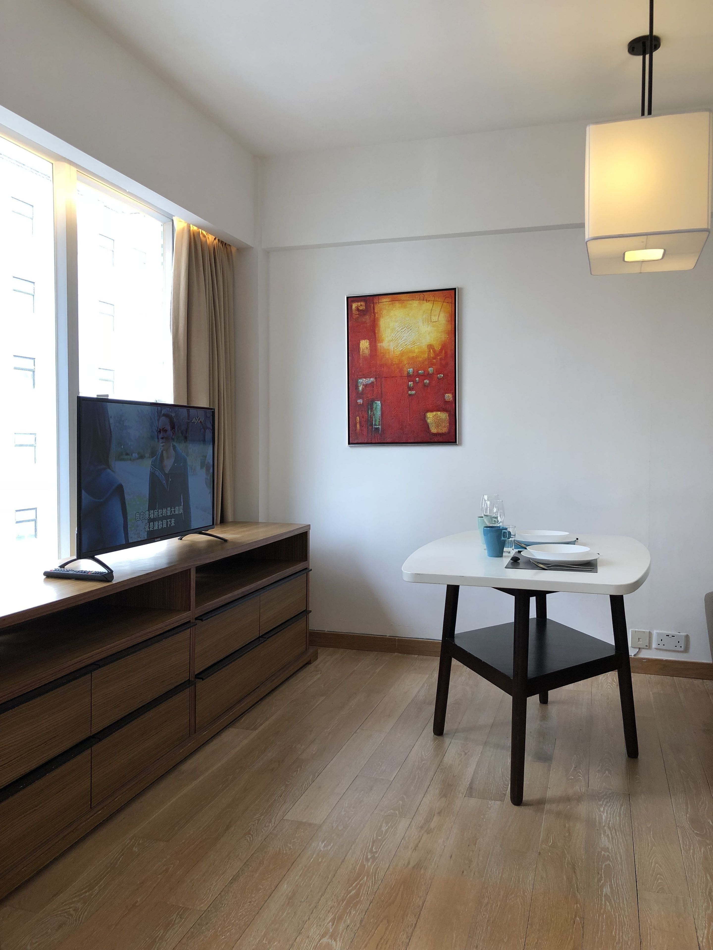 suite, 1 bedroom | living area | flat-screen tv