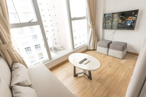 Suite, 2 Bedrooms | Living area | Flat-screen TV