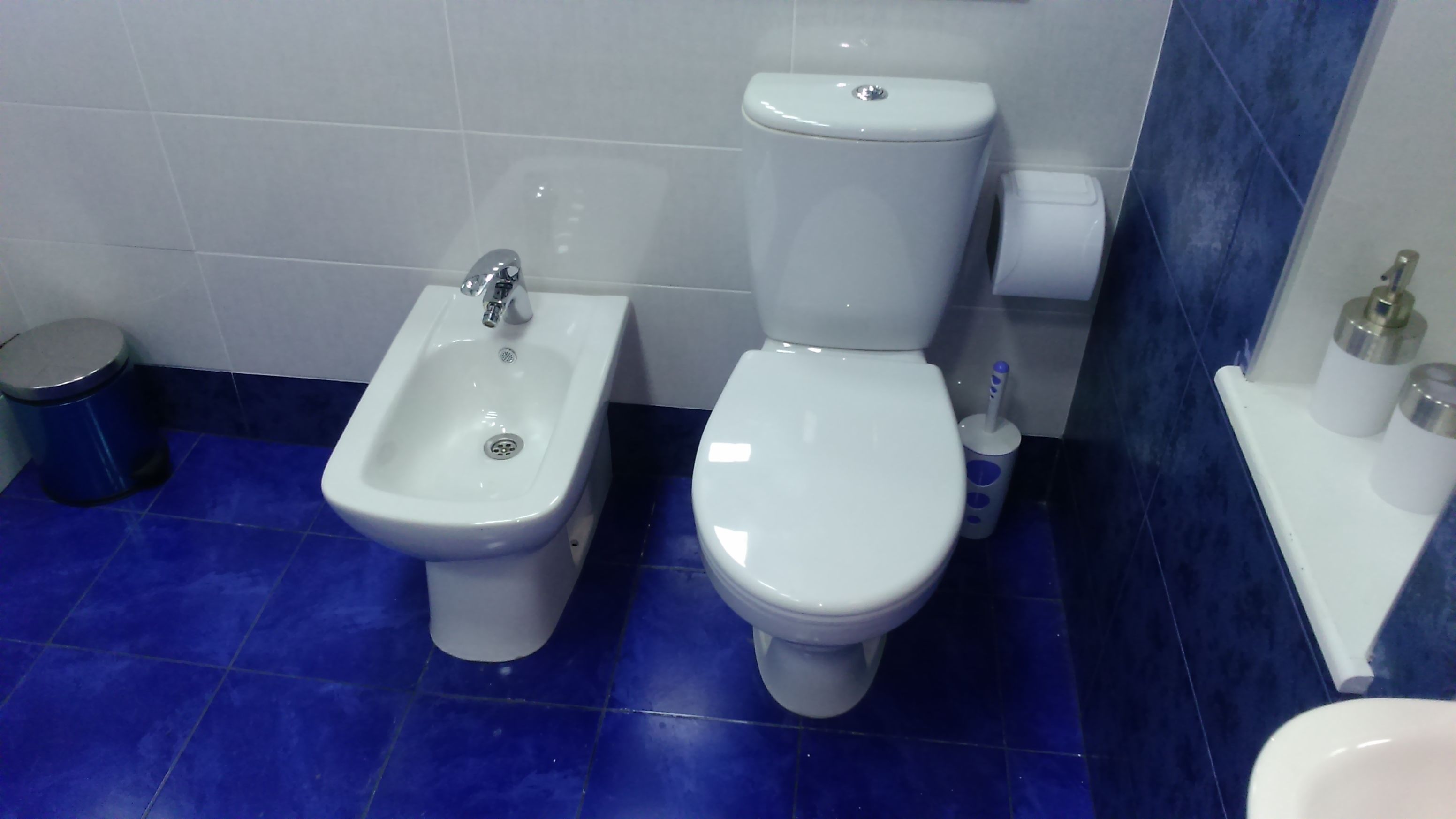 suite (#15) | bathroom | free toiletries, hair dryer, slippers