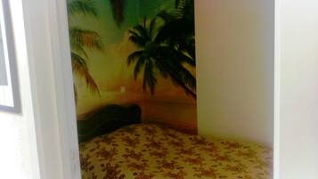 Suite (#12) | Iron/ironing board, free WiFi