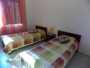 Apartment, Balcony | Iron/ironing board, free WiFi, bed sheets - Ylli Apartments Saranda (Sarandë)