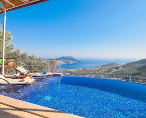 Outdoor pool, pool loungers