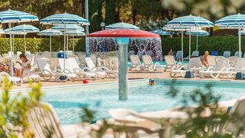 3 piscine all'aperto