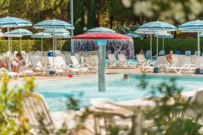 3 albercas al aire libre 